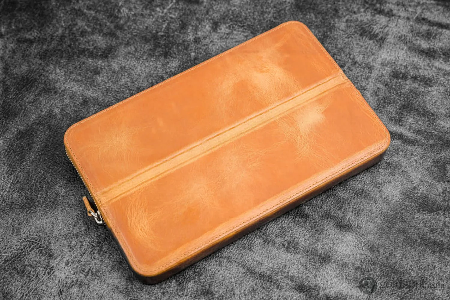 Galen Leather Zippered Magnum Opus Hard 12 Slots Pen Case in Crazy Horse Honey Ochre